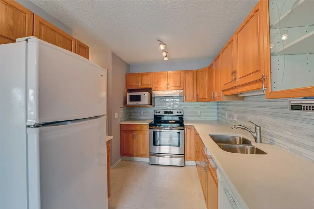 155 Macewan Ridge Villas NW