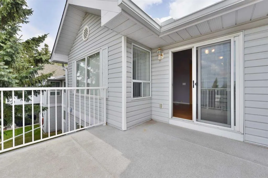 155 Macewan Ridge Villas NW
