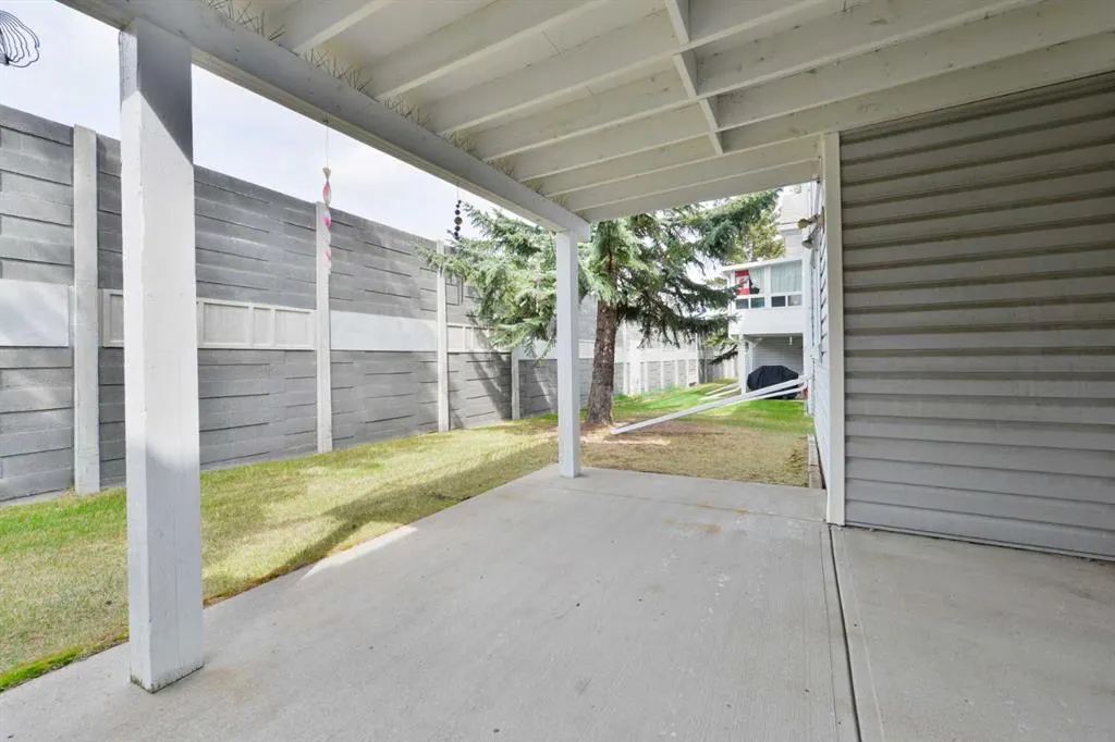 155 Macewan Ridge Villas NW