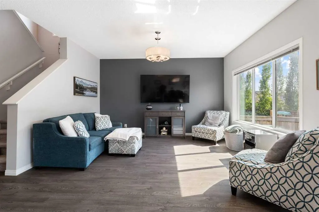 77 Copperpond Street SE