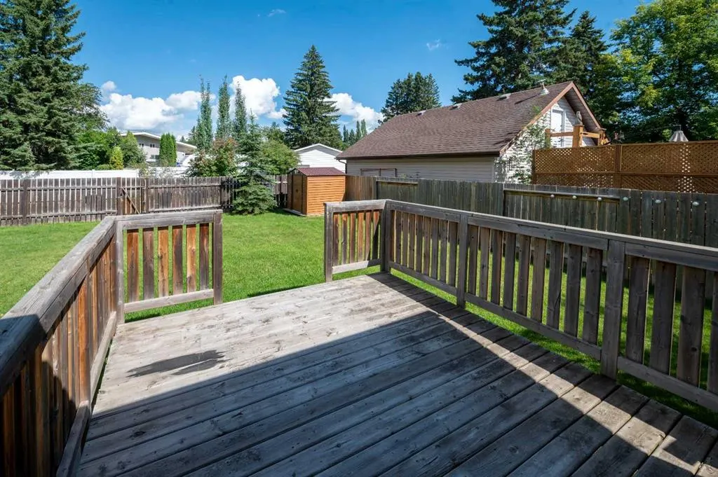 19 Sherwood Crescent