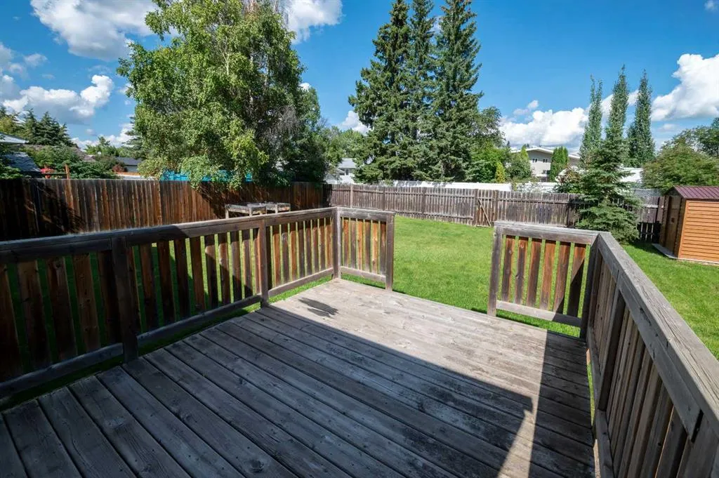 19 Sherwood Crescent