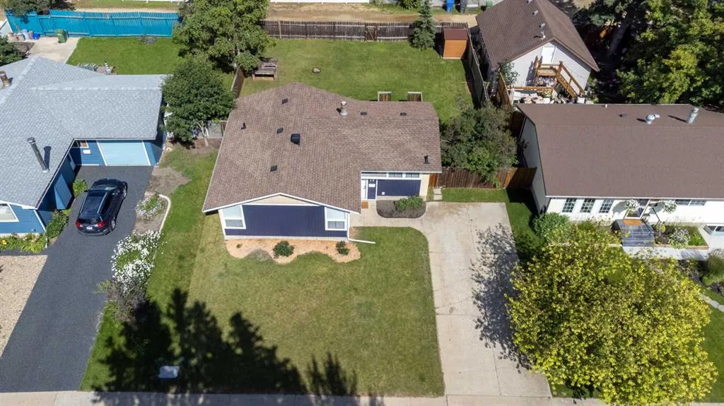 19 Sherwood Crescent