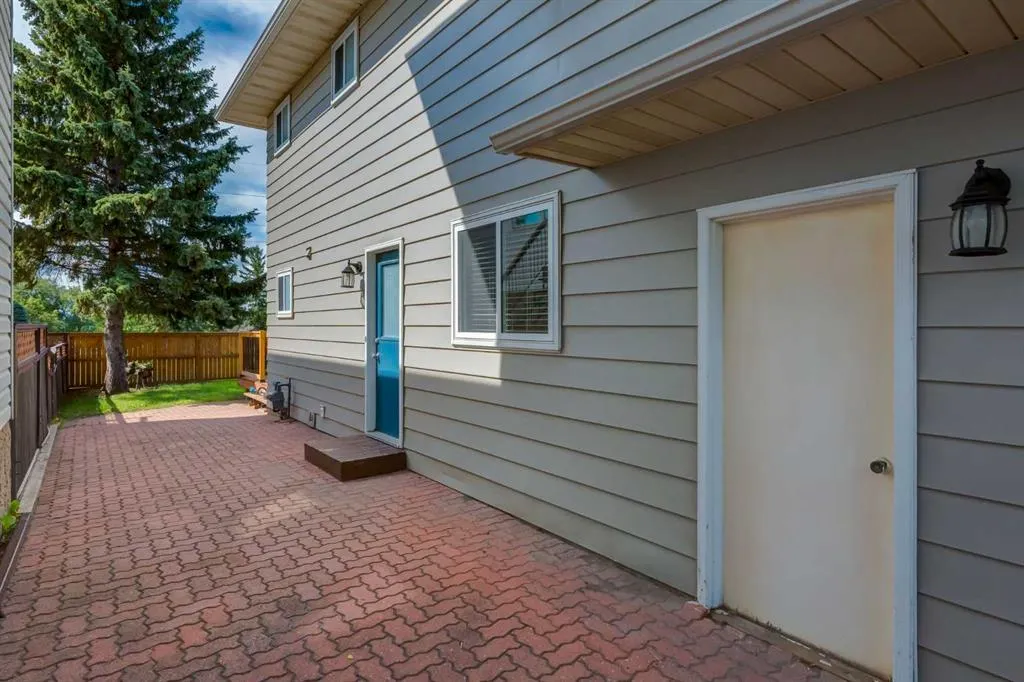 24 Berkley Place NW