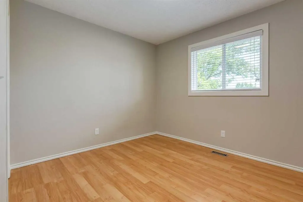 24 Berkley Place NW