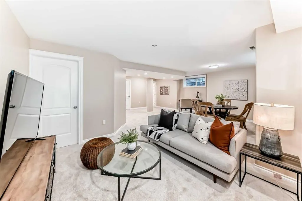 100 Coopers Common SW, #105