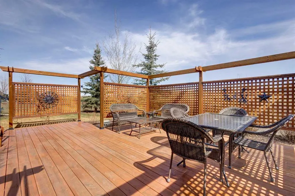 348 Boulder Creek Crescent SE