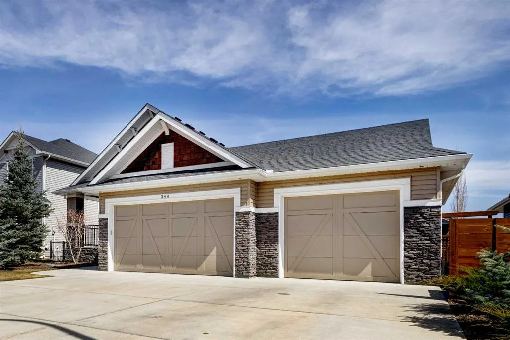 348 Boulder Creek Crescent SE