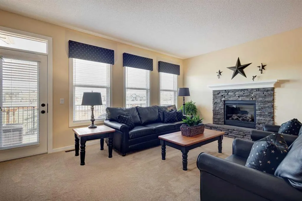 348 Boulder Creek Crescent SE