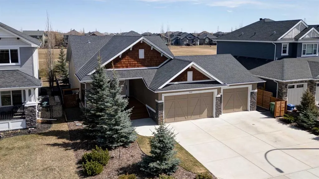 348 Boulder Creek Crescent SE