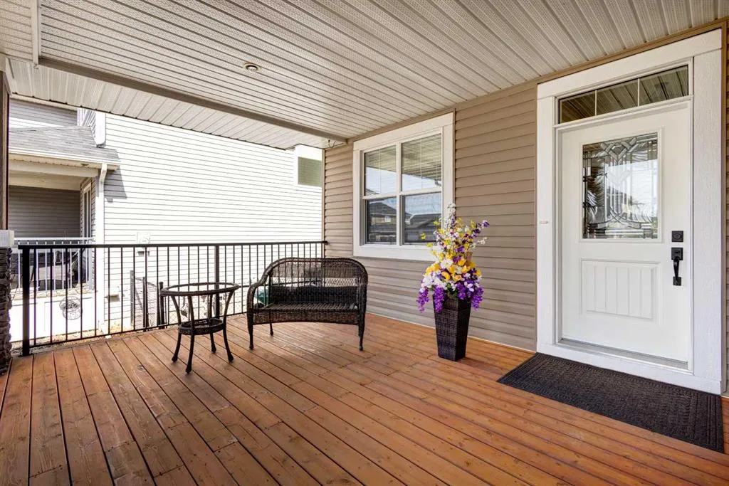 348 Boulder Creek Crescent SE