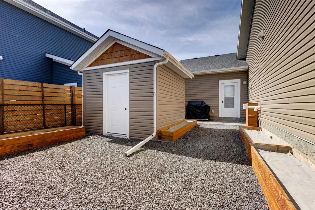 348 Boulder Creek Crescent SE