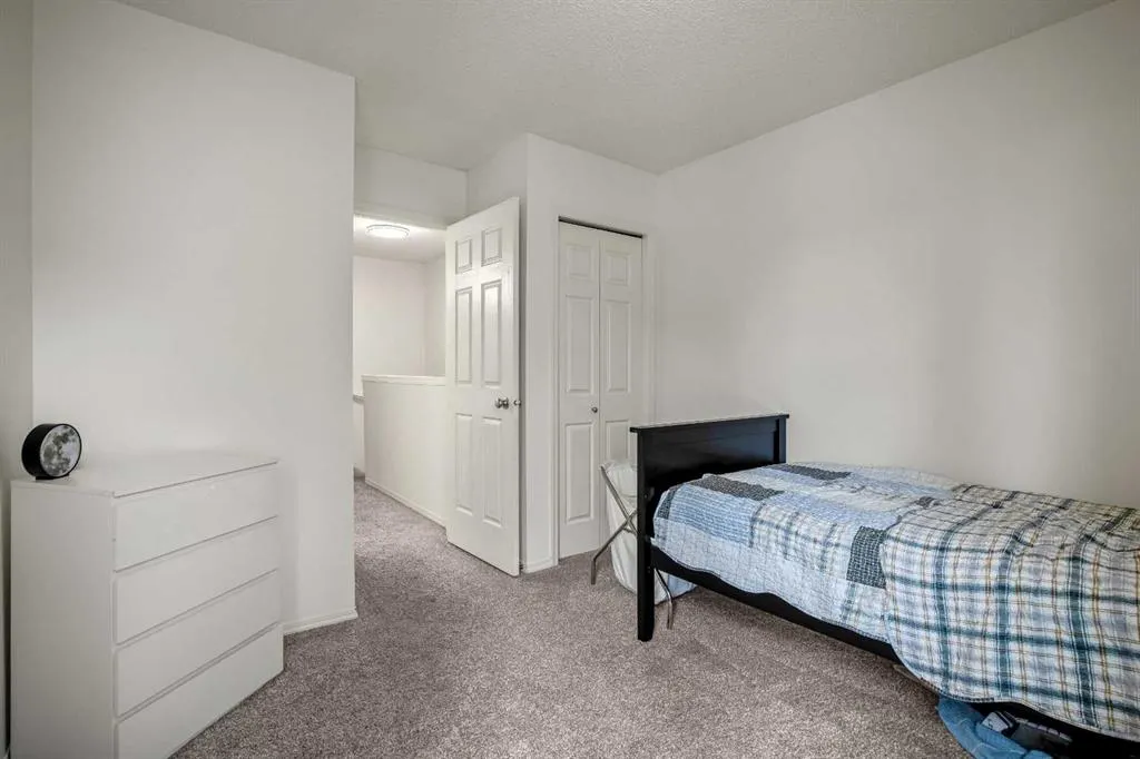 137 Bridlewood Lane SW