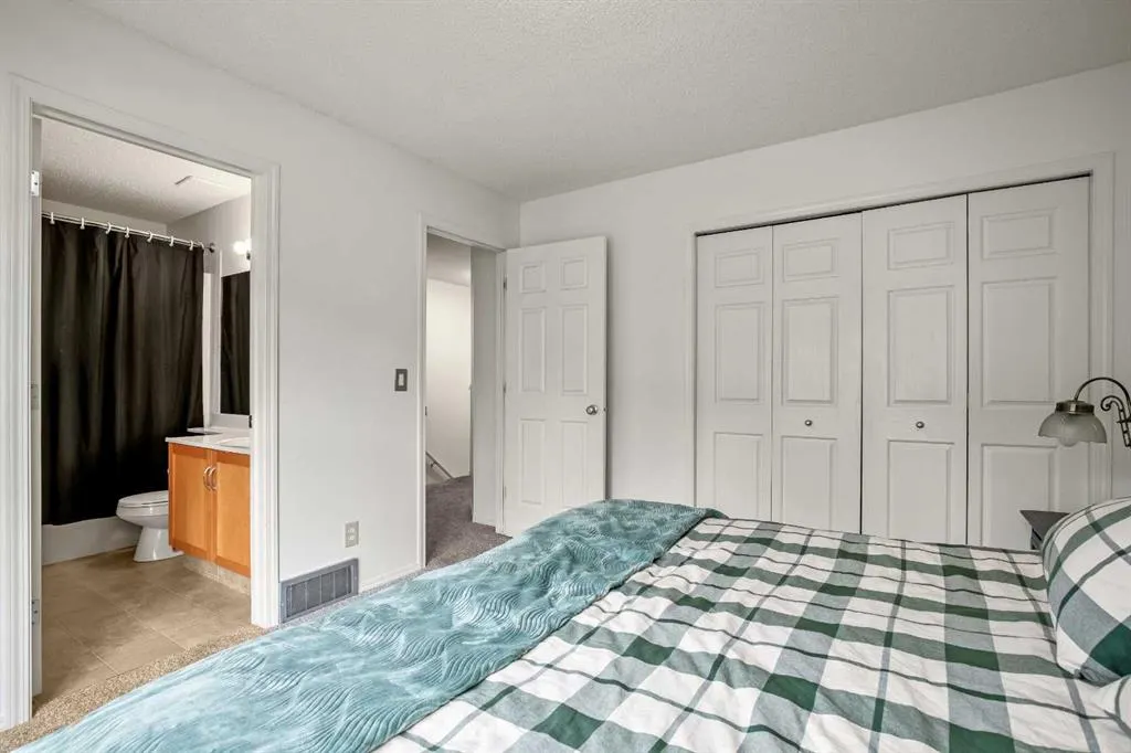 137 Bridlewood Lane SW
