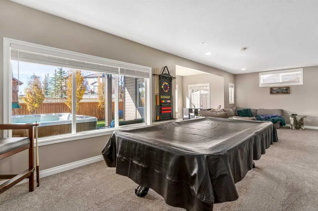 507 Westmount Close