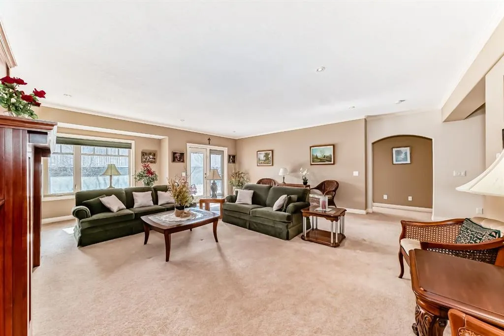 69 Bridle Estates Road SW