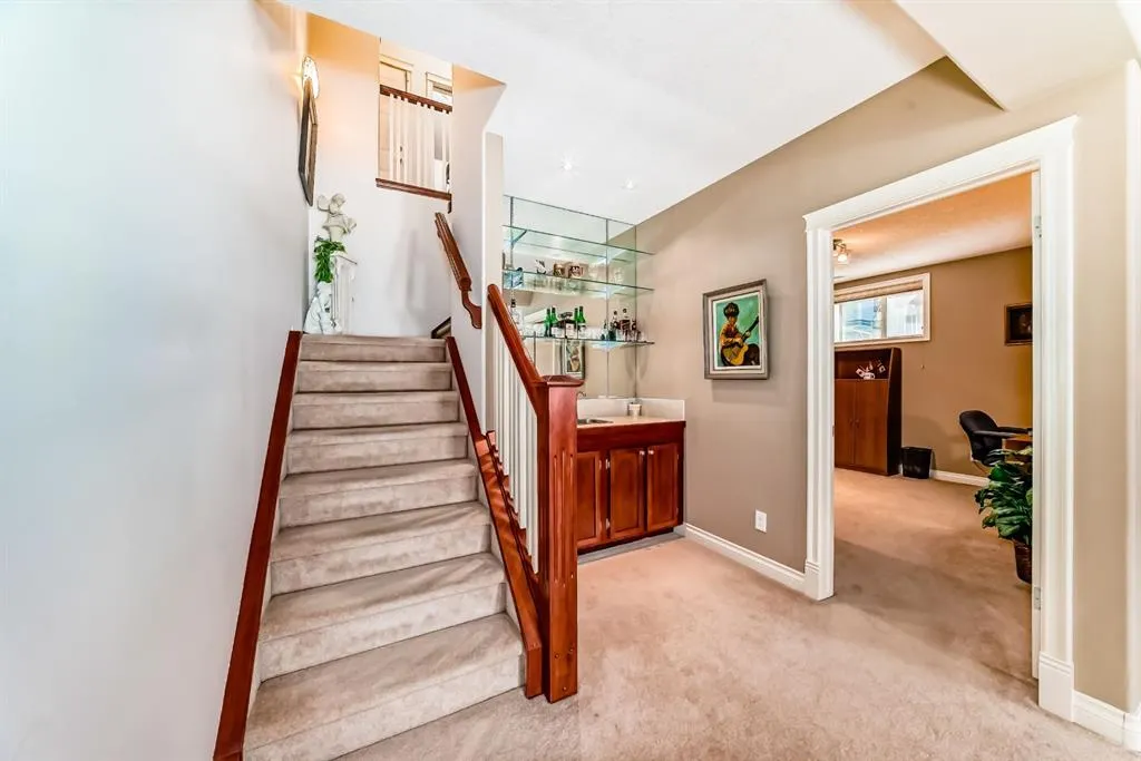 69 Bridle Estates Road SW