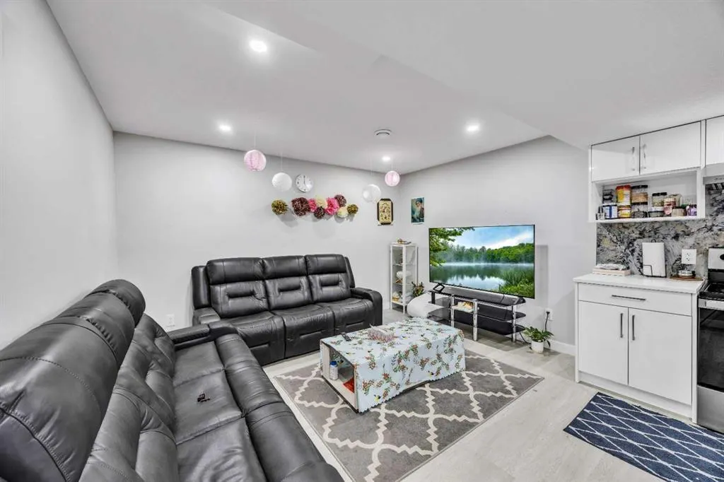 148 Cornerbrook Road NE