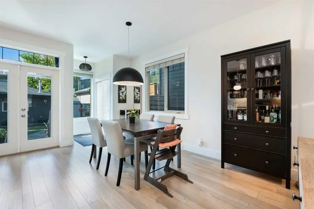 1903 26 Avenue SW