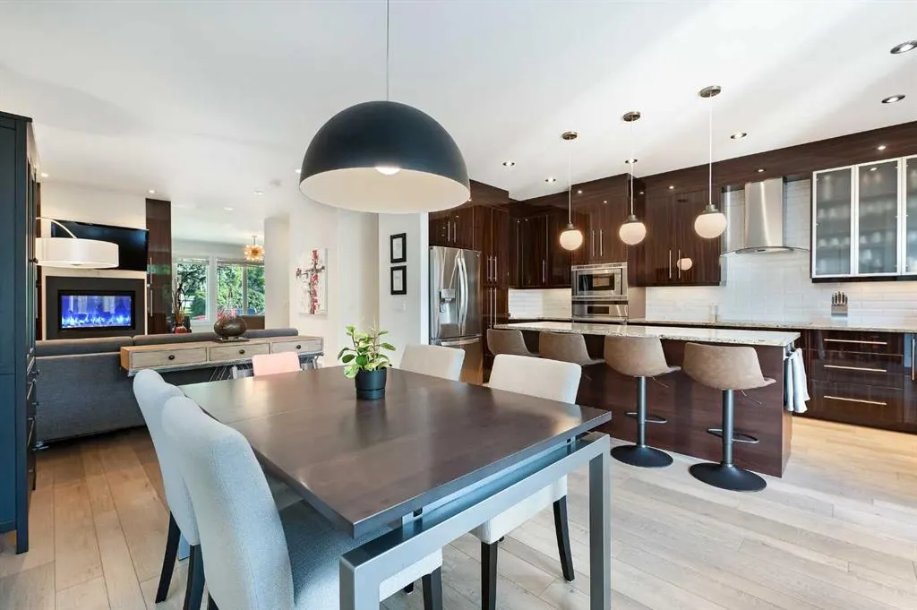 1903 26 Avenue SW