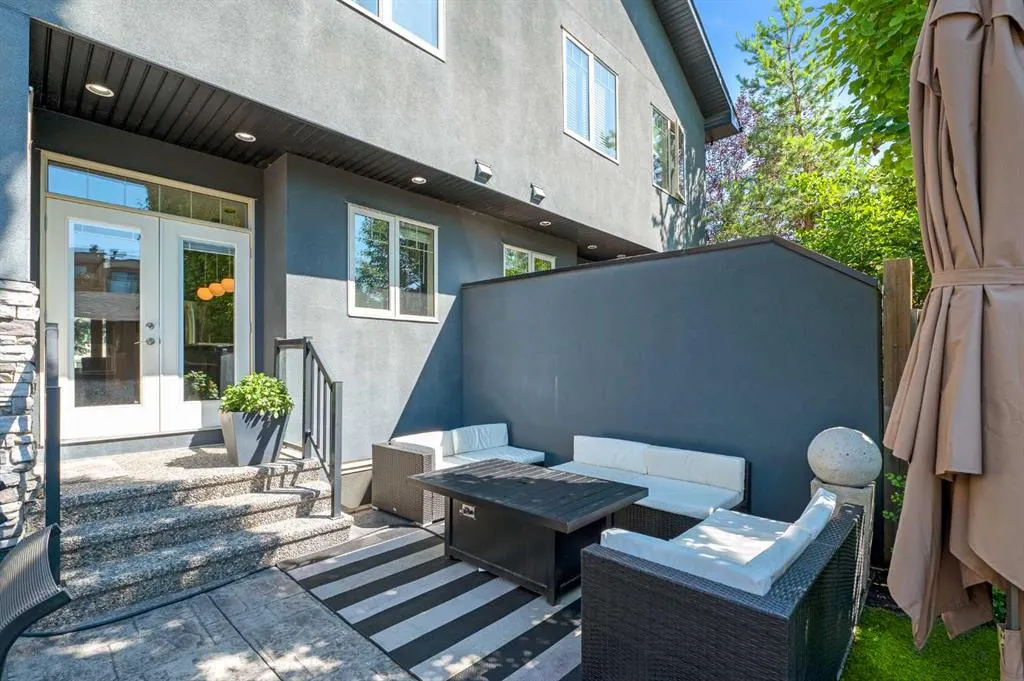 1903 26 Avenue SW