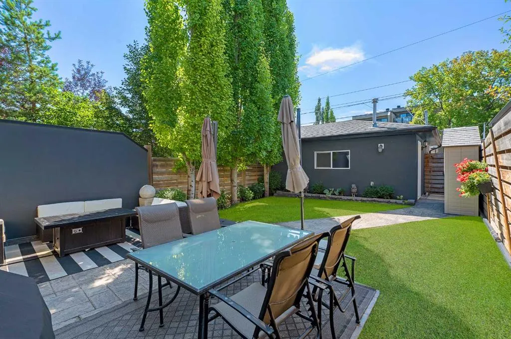 1903 26 Avenue SW