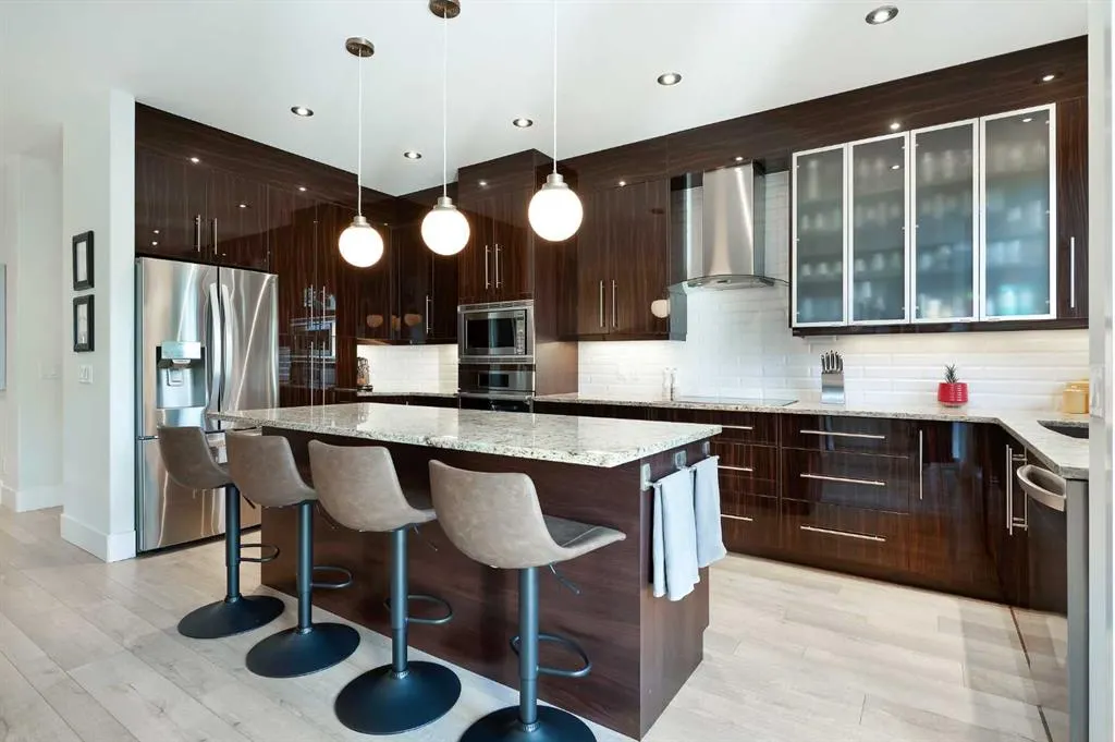1903 26 Avenue SW