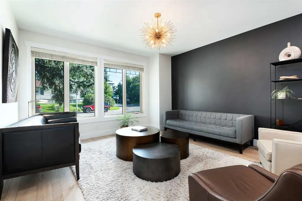 1903 26 Avenue SW