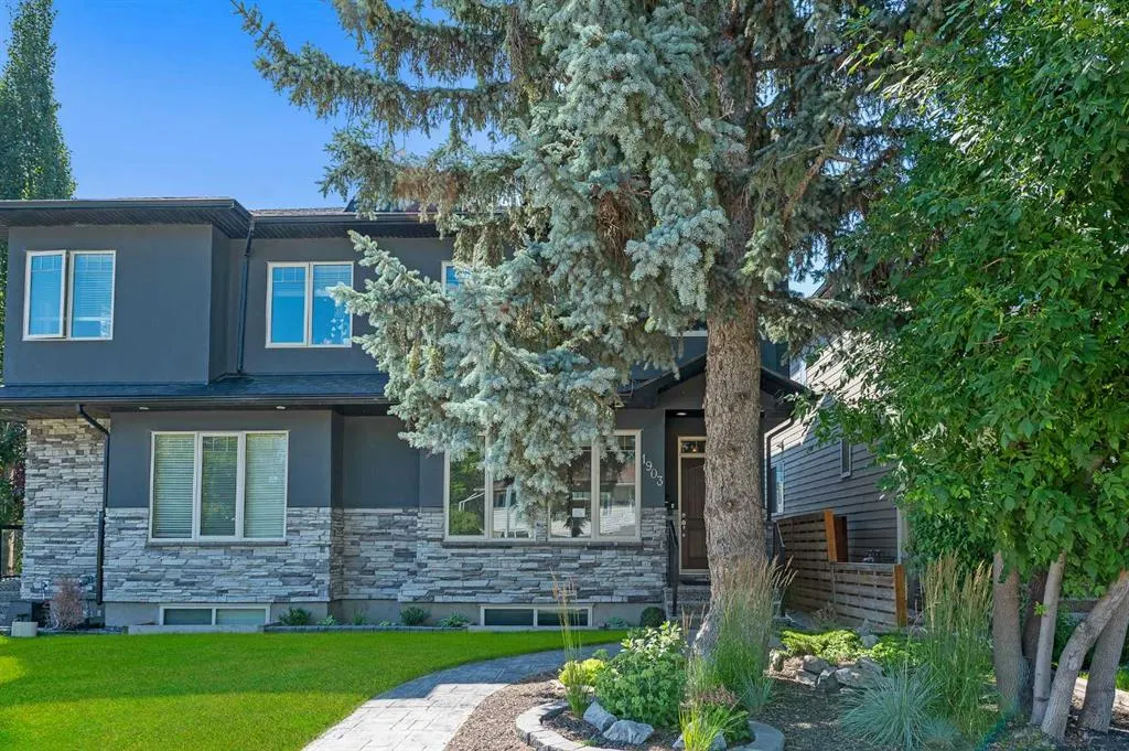 1903 26 Avenue SW