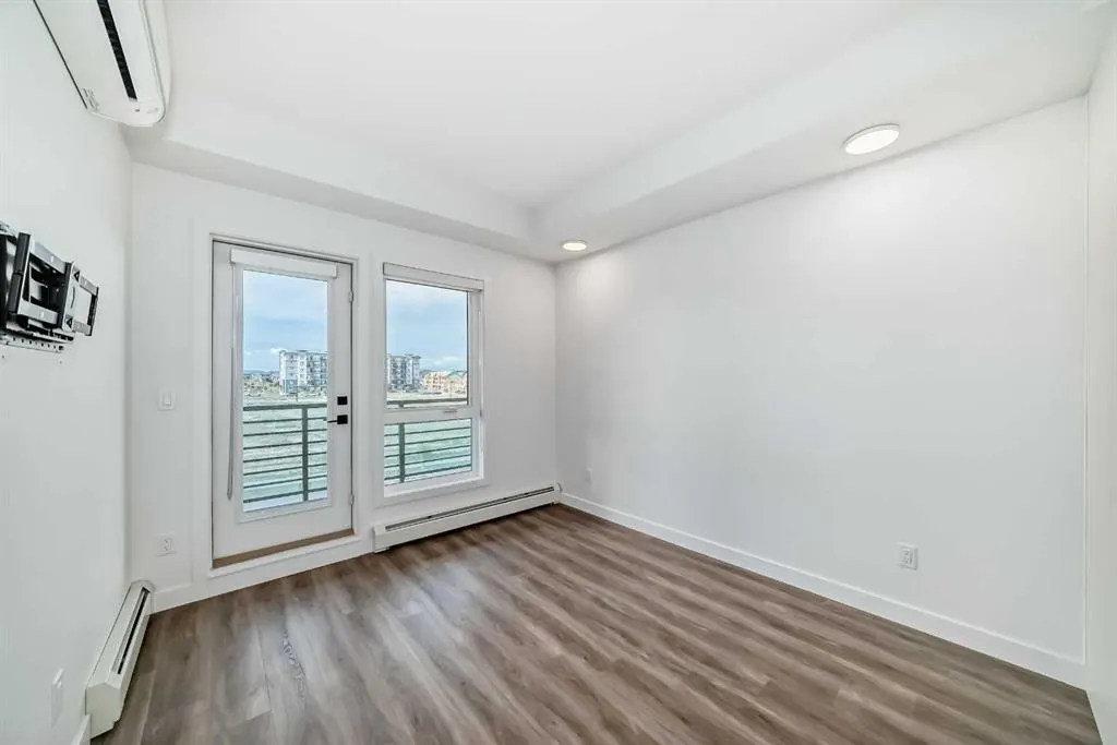 350 Livingston Common NE, #2310