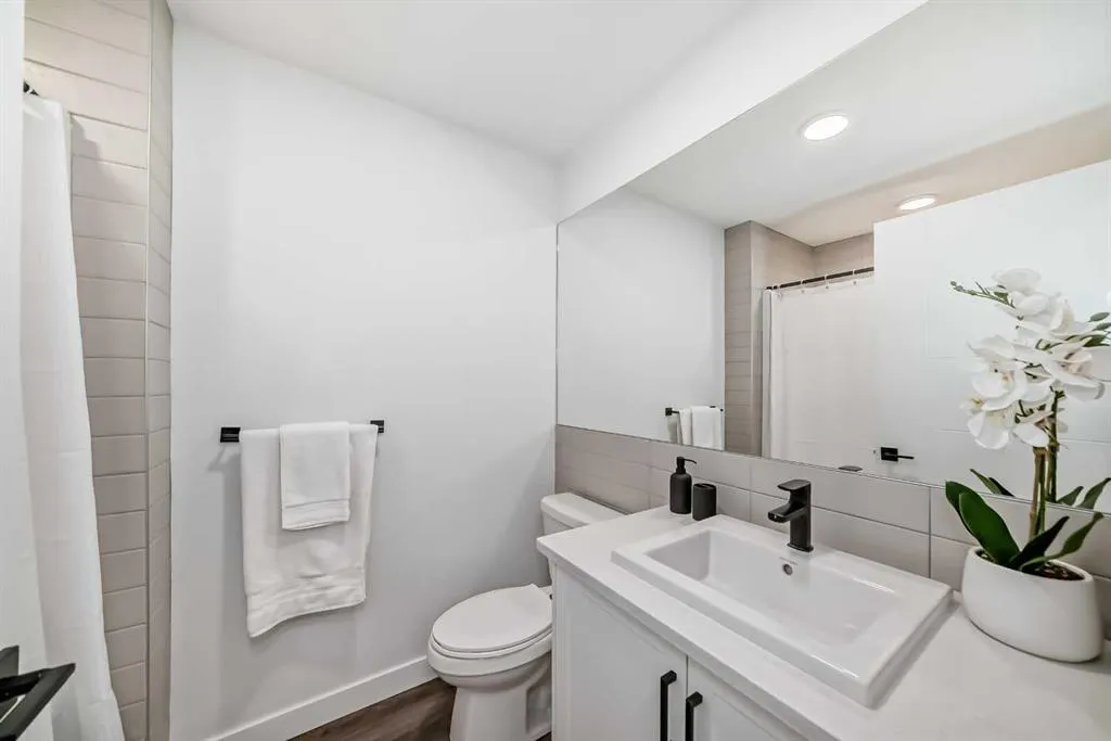 350 Livingston Common NE, #2310