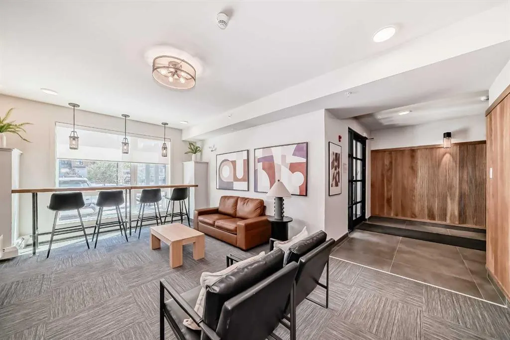 350 Livingston Common NE, #2310