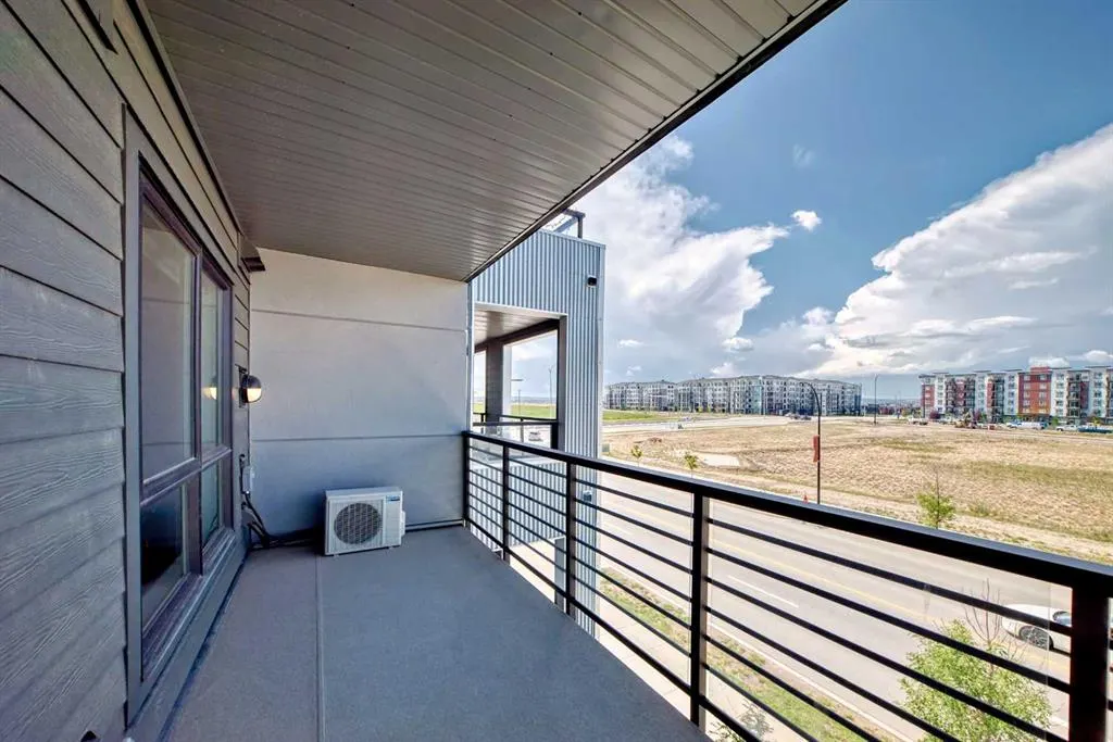 350 Livingston Common NE, #2310