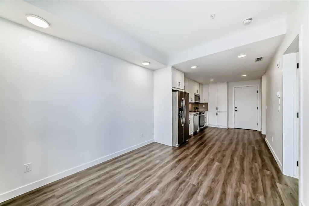 350 Livingston Common NE, #2310