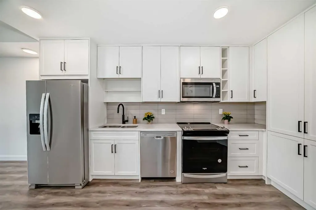 350 Livingston Common NE, #2310
