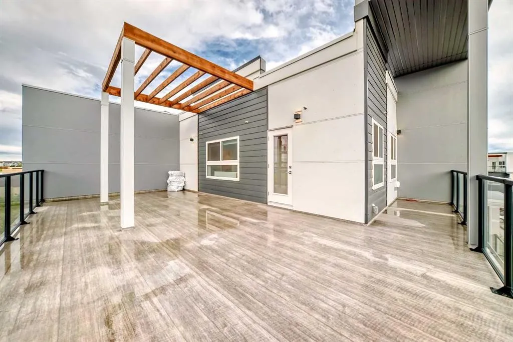 151 Skyview Bay NE, #2202