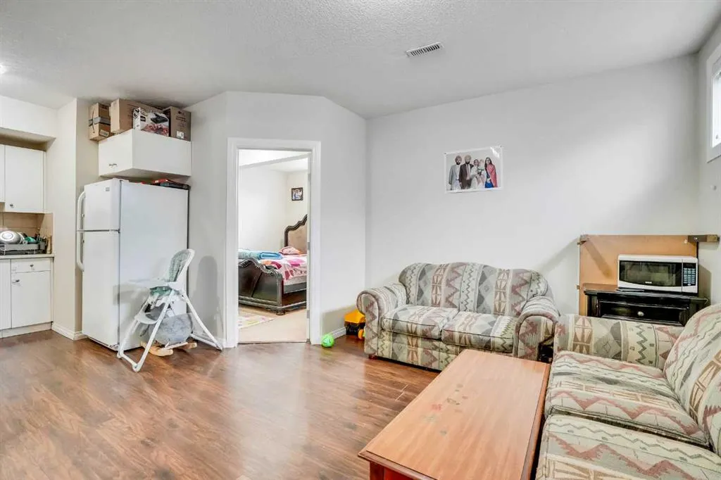 133 Skyview Shores Manor NE