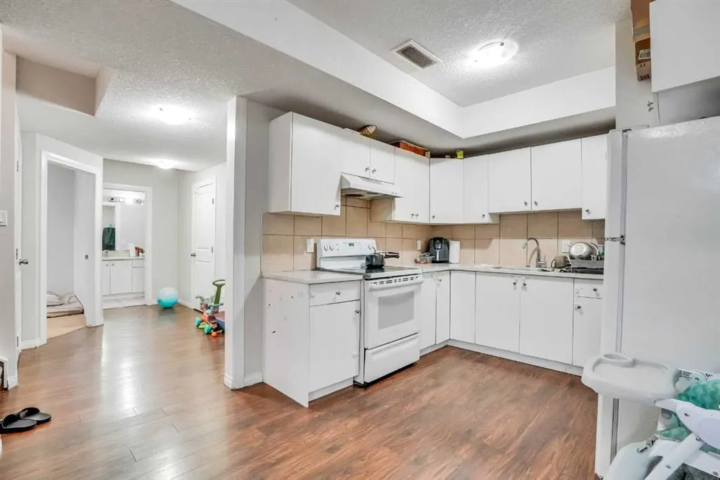 133 Skyview Shores Manor NE