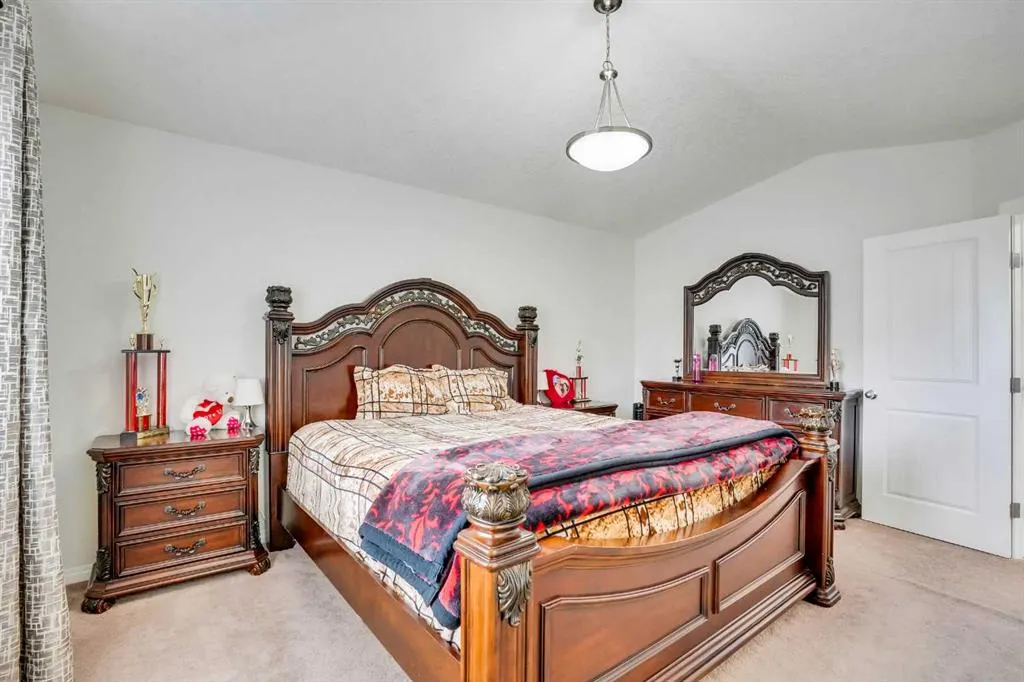 133 Skyview Shores Manor NE