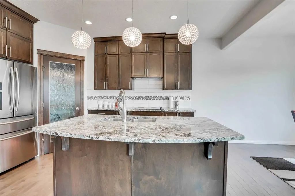 133 Skyview Shores Manor NE