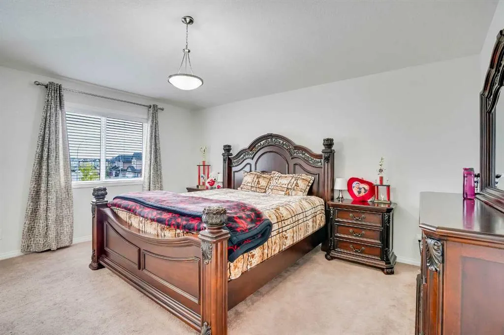 133 Skyview Shores Manor NE