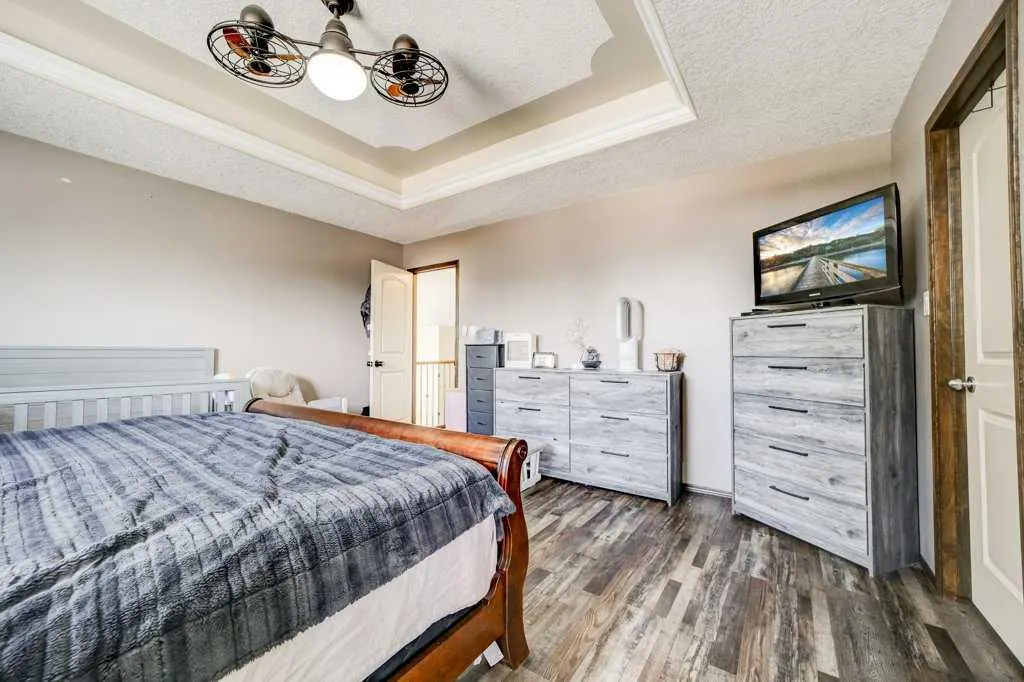 338 Kodiak Boulevard N
