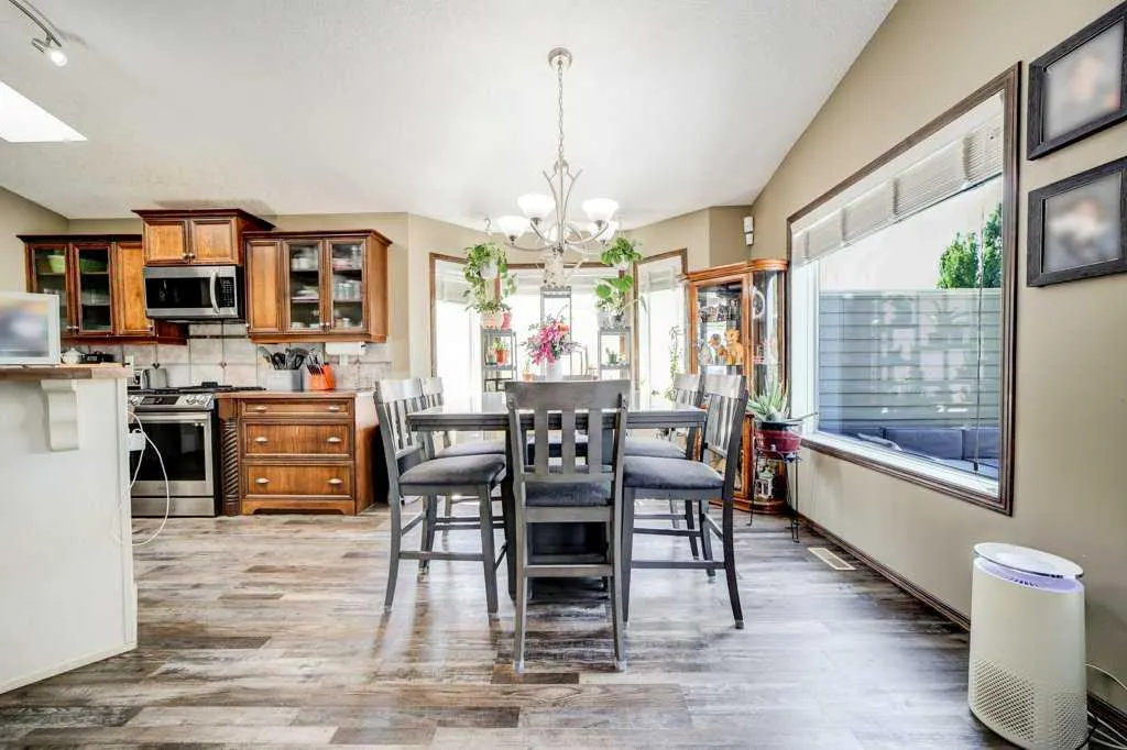 338 Kodiak Boulevard N