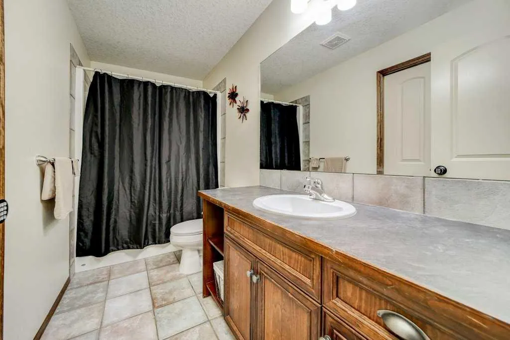 338 Kodiak Boulevard N