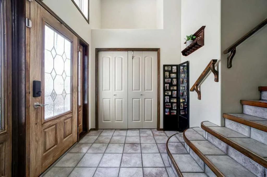 338 Kodiak Boulevard N