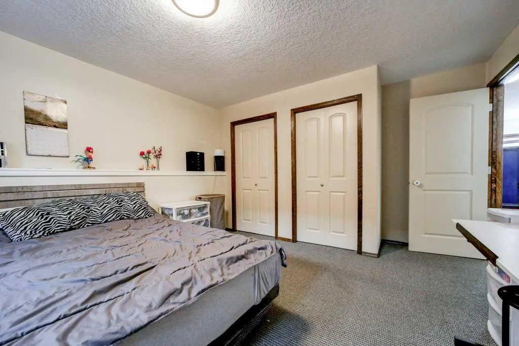 338 Kodiak Boulevard N
