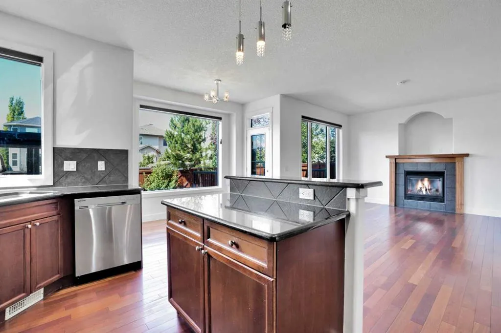 444 Evanston View NW