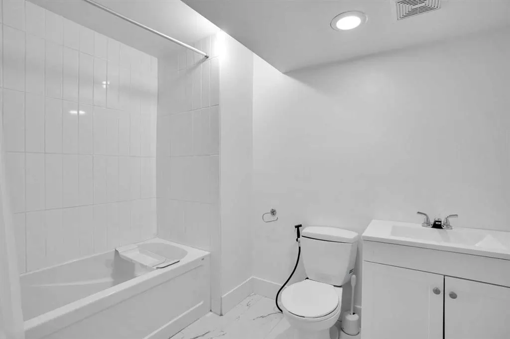 444 Evanston View NW