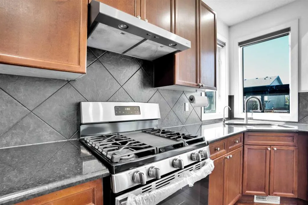 444 Evanston View NW
