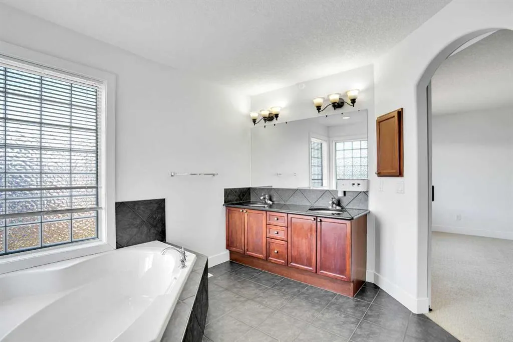 444 Evanston View NW